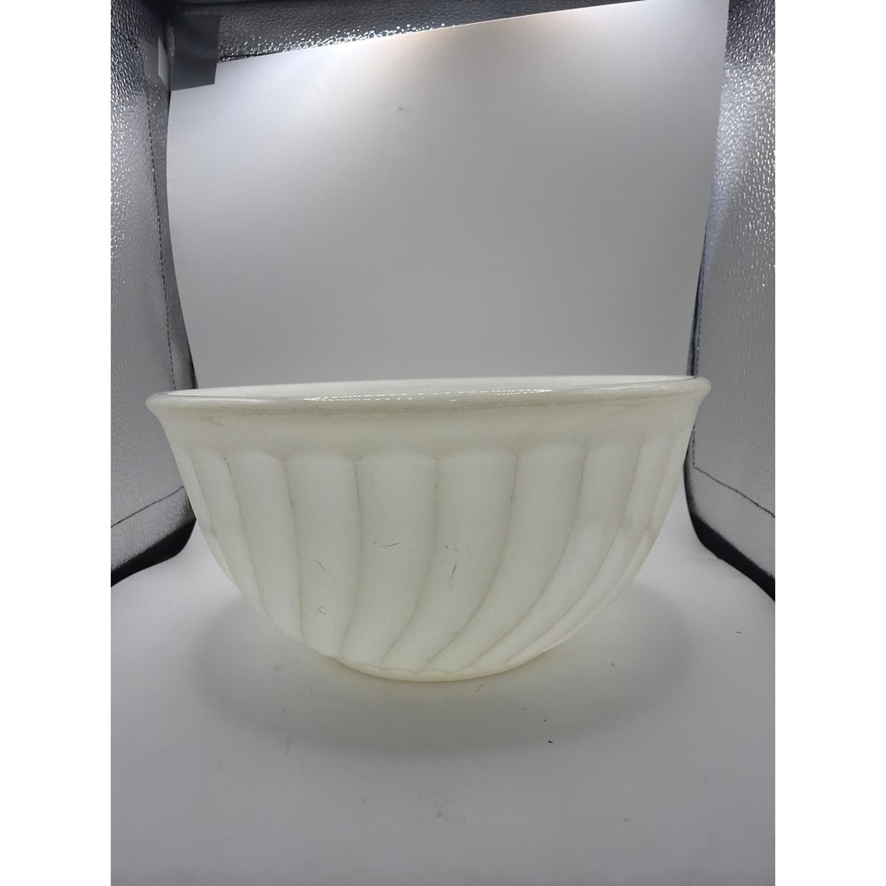 VTG White Swirl Milk Glass Mixing Bowl Anchor Hocking Fire King Ware #17 USA